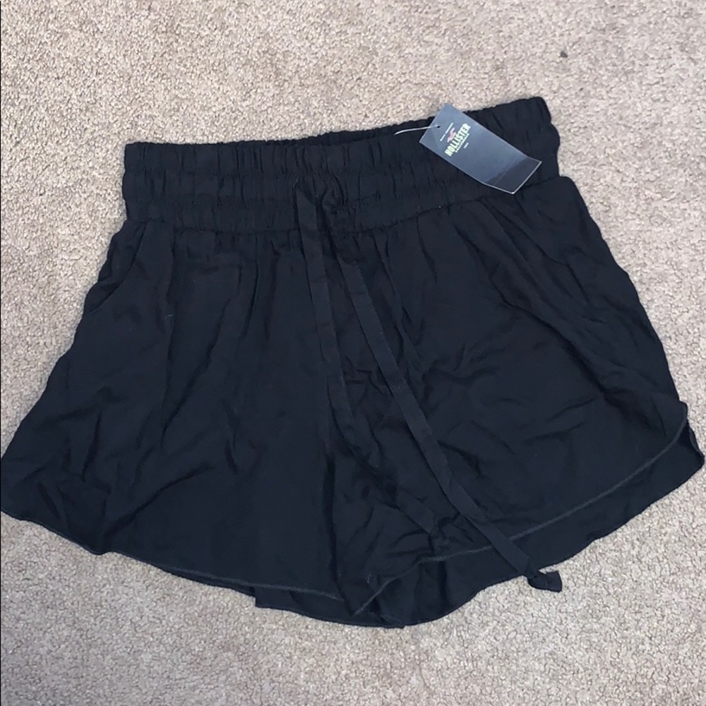 Hollister black flowy shorts